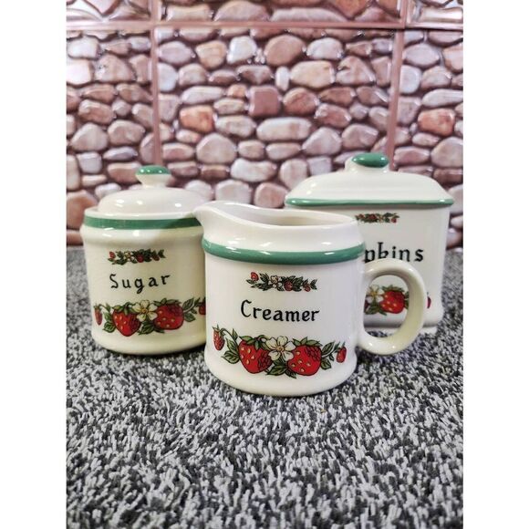 Vintage Strawberry Collection - Picture 2 of 11